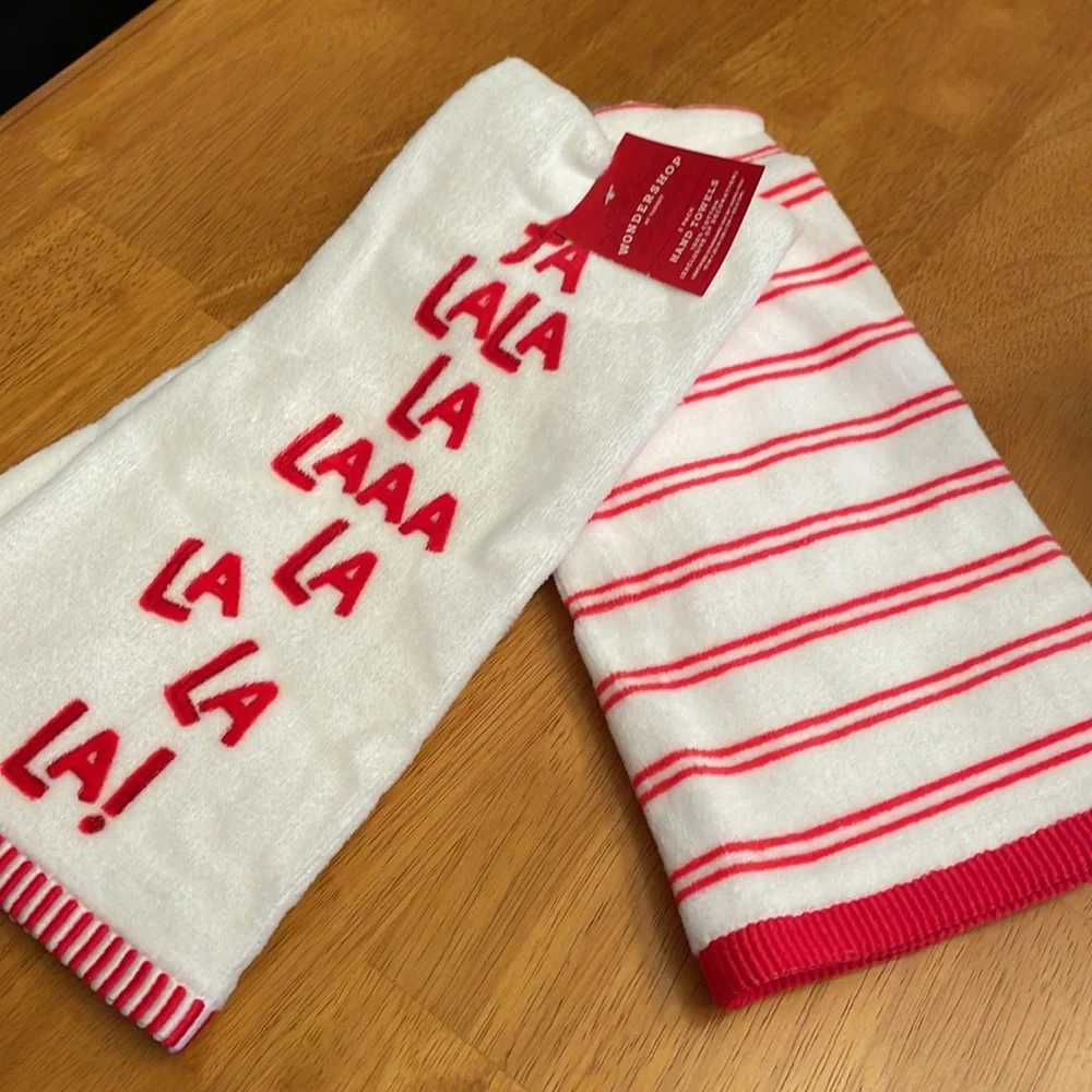 NWT Wondershop 2 Pack Hand Towels